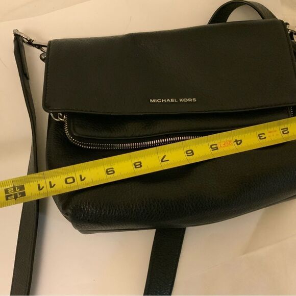 Michael Kors Ezra Medium Messenger Bag Black multiple pockets organizer rare - Picture 13 of 15